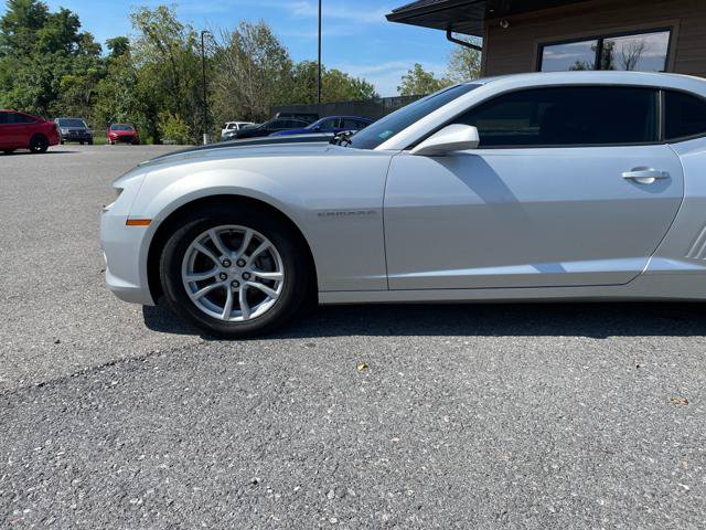 Used 2015 Chevrolet Camaro LT RWD image 3