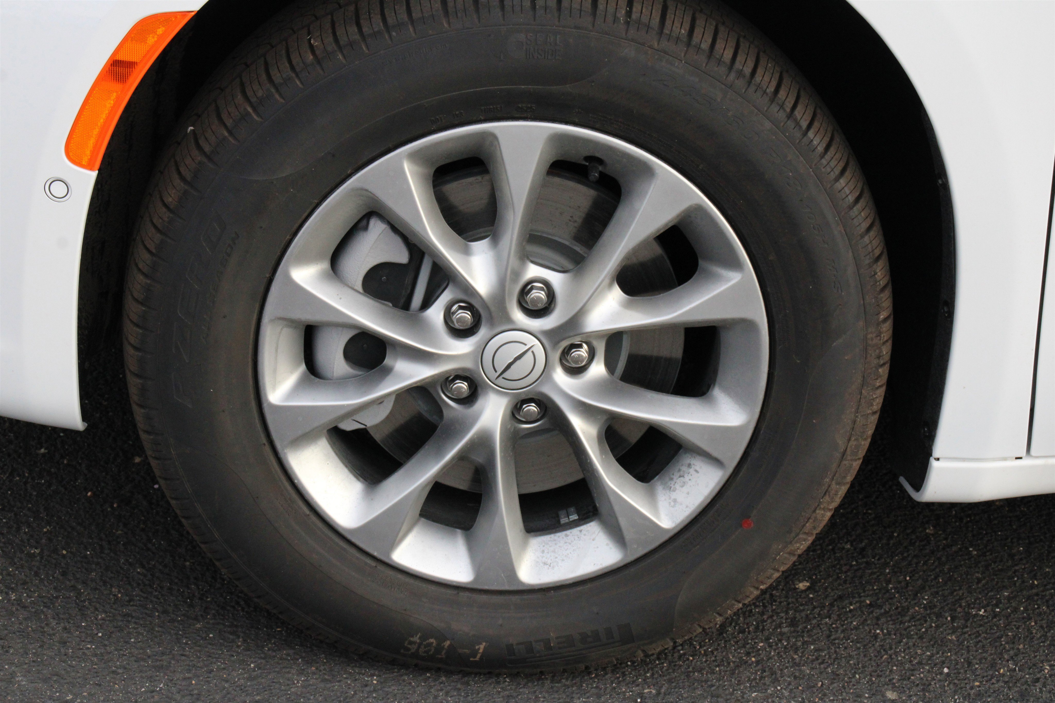 New 2026 Chrysler Pacifica Select image 40