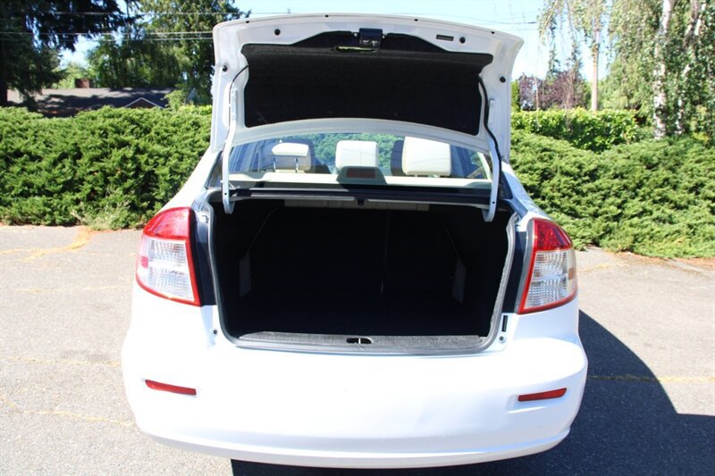 Used 2012 Suzuki SX4 LE FWD image 16