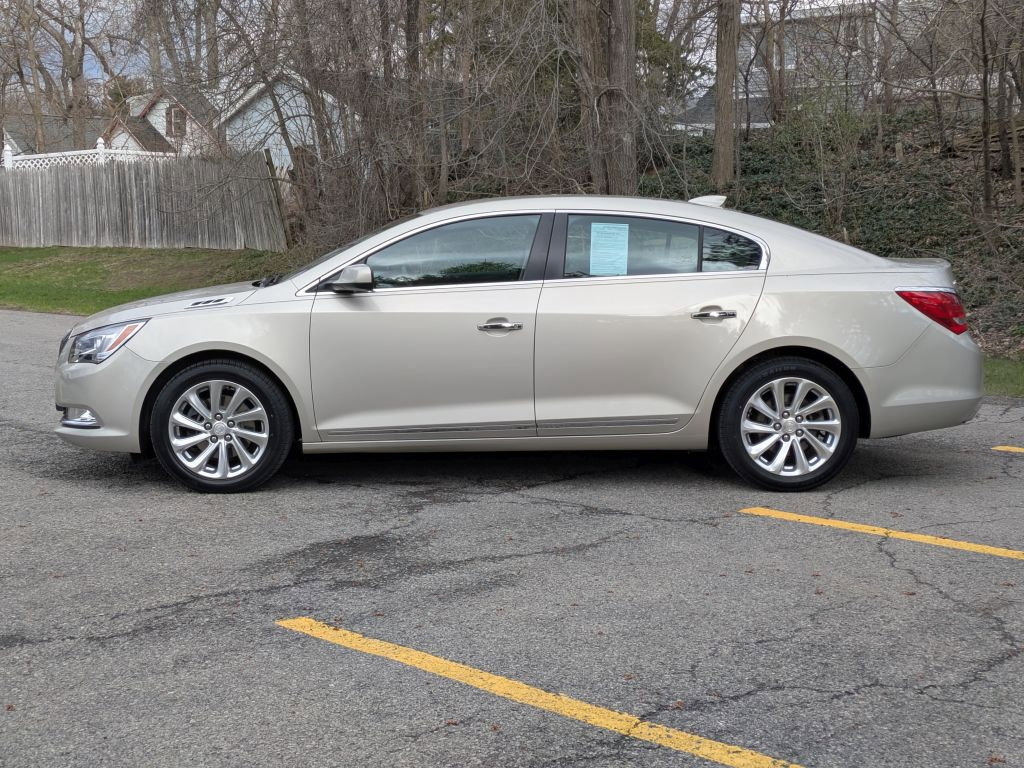 Used 2015 Buick LaCrosse image 4