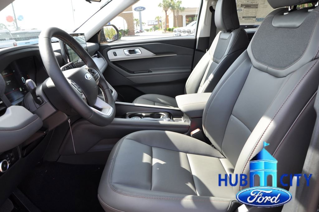 New 2026 Ford Explorer Active RWD image 10