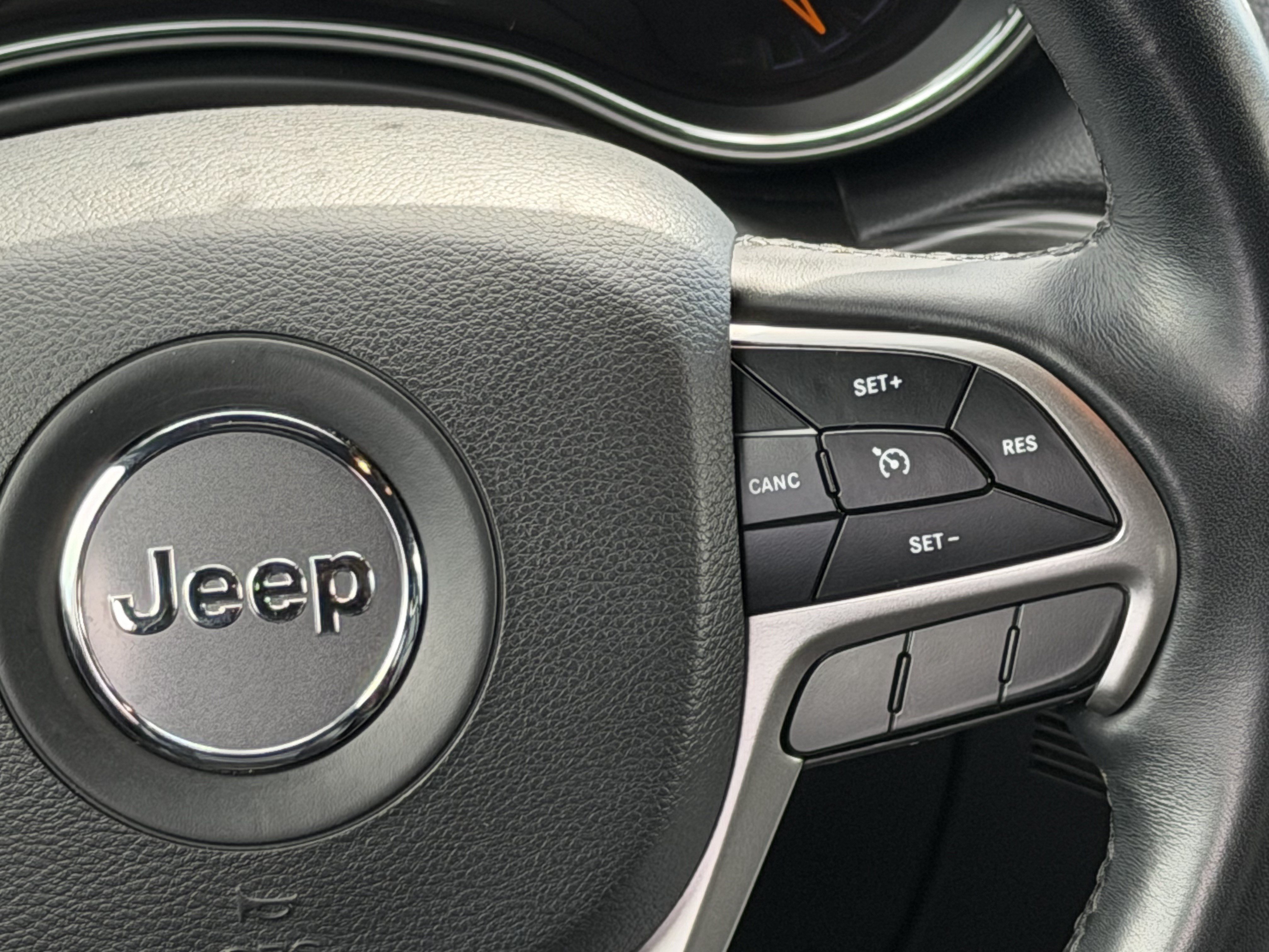 Used 2021 Jeep Grand Cherokee Limited AWD/4WD image 14