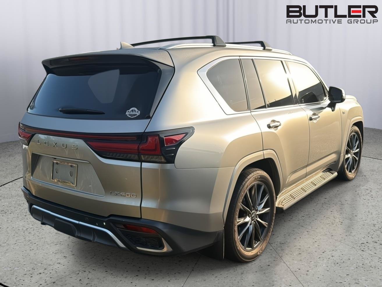 Used 2022 Lexus LX 600 F Sport w/ Accessory Package (Z1) AWD/4WD image 7