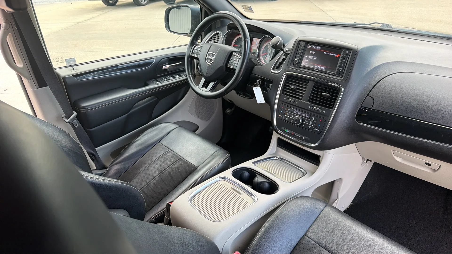 Used 2019 Dodge Grand Caravan SXT w/ Driver Convenience Group FWD image 80