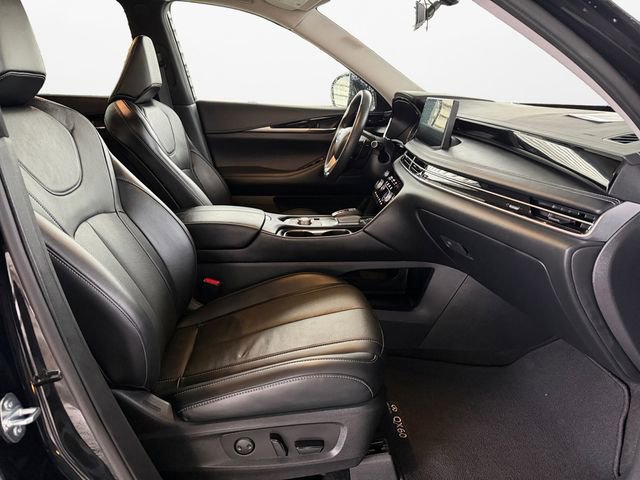 Used 2023 INFINITI QX60 Pure image 15