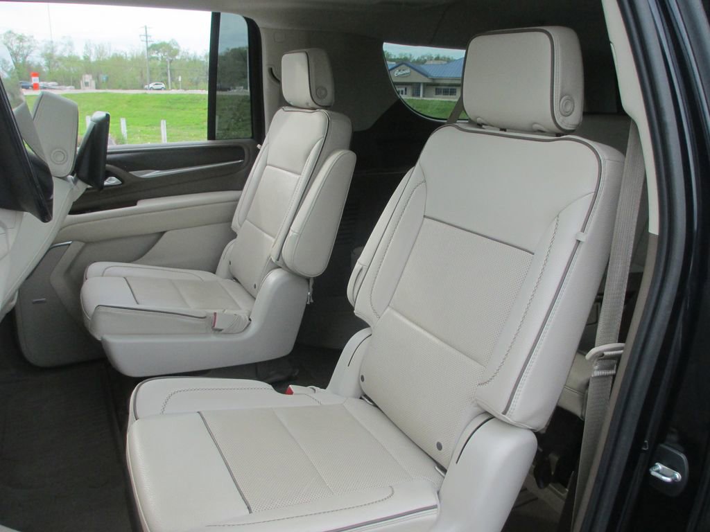 Used 2021 GMC Yukon XL Denali w/ Denali Ultimate Package image 24