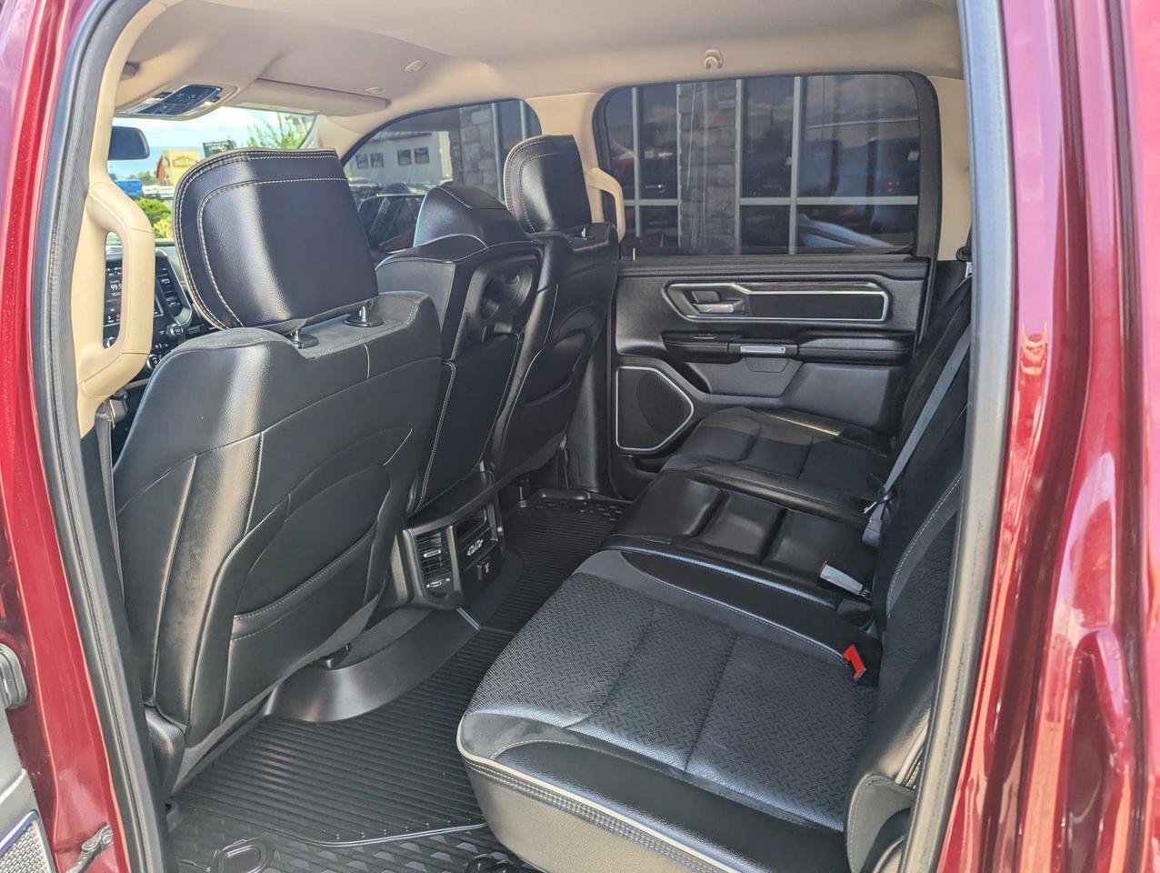 Used 2019 RAM 1500 Laramie AWD/4WD image 24