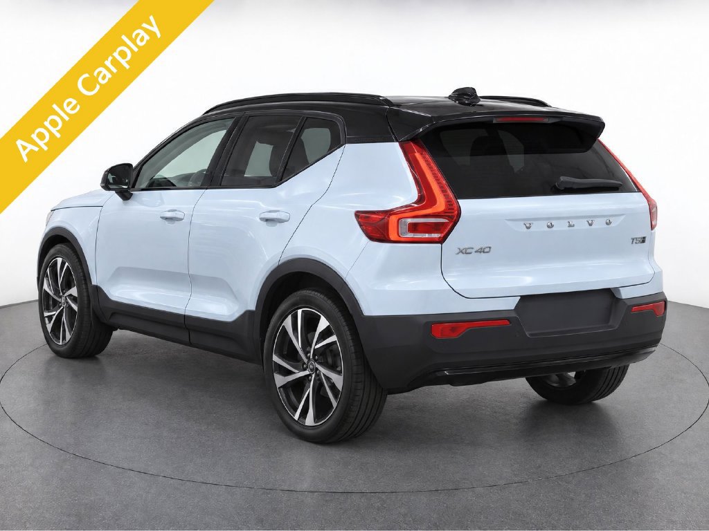Used 2022 Volvo XC40 T5 R-Design w/ Advanced Package AWD/4WD image 4