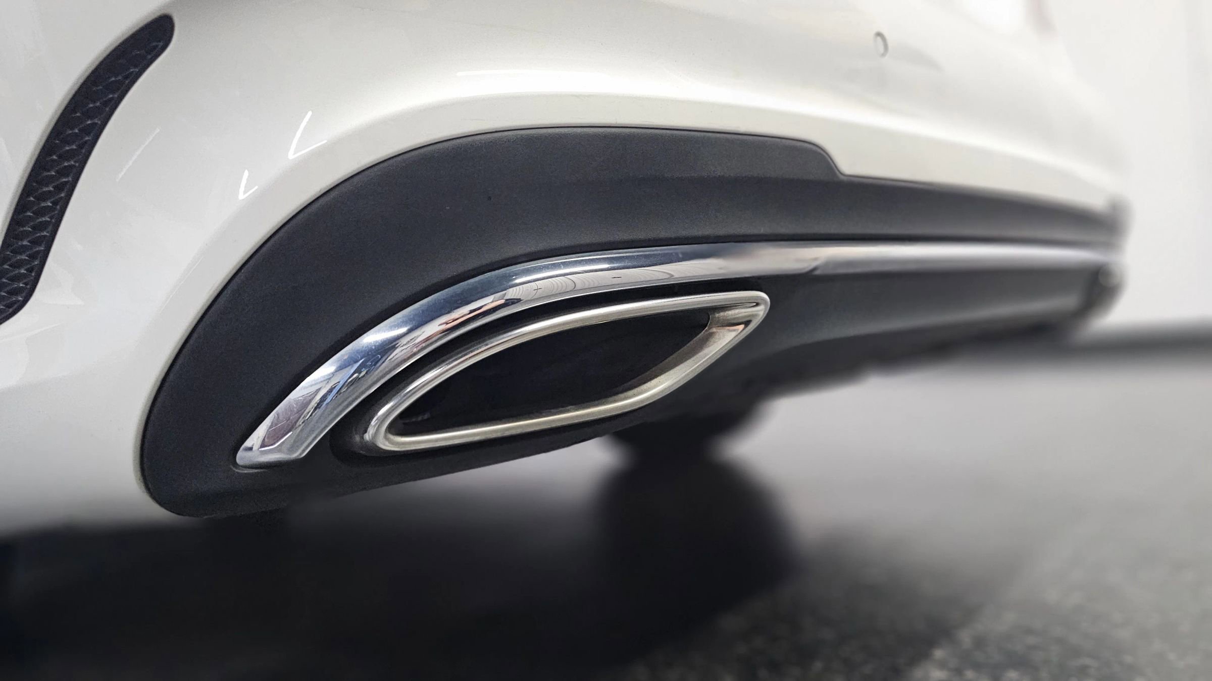 Used 2014 Mercedes-Benz E 250 BlueTEC Sedan image 28