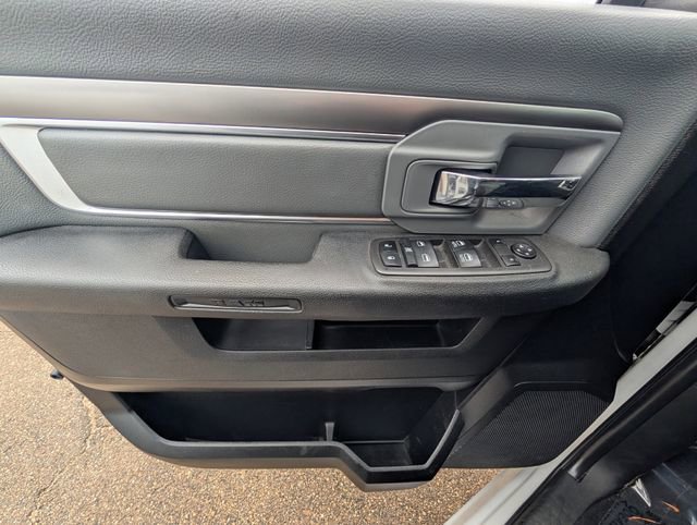 Used 2021 RAM 1500 Classic SLT image 20