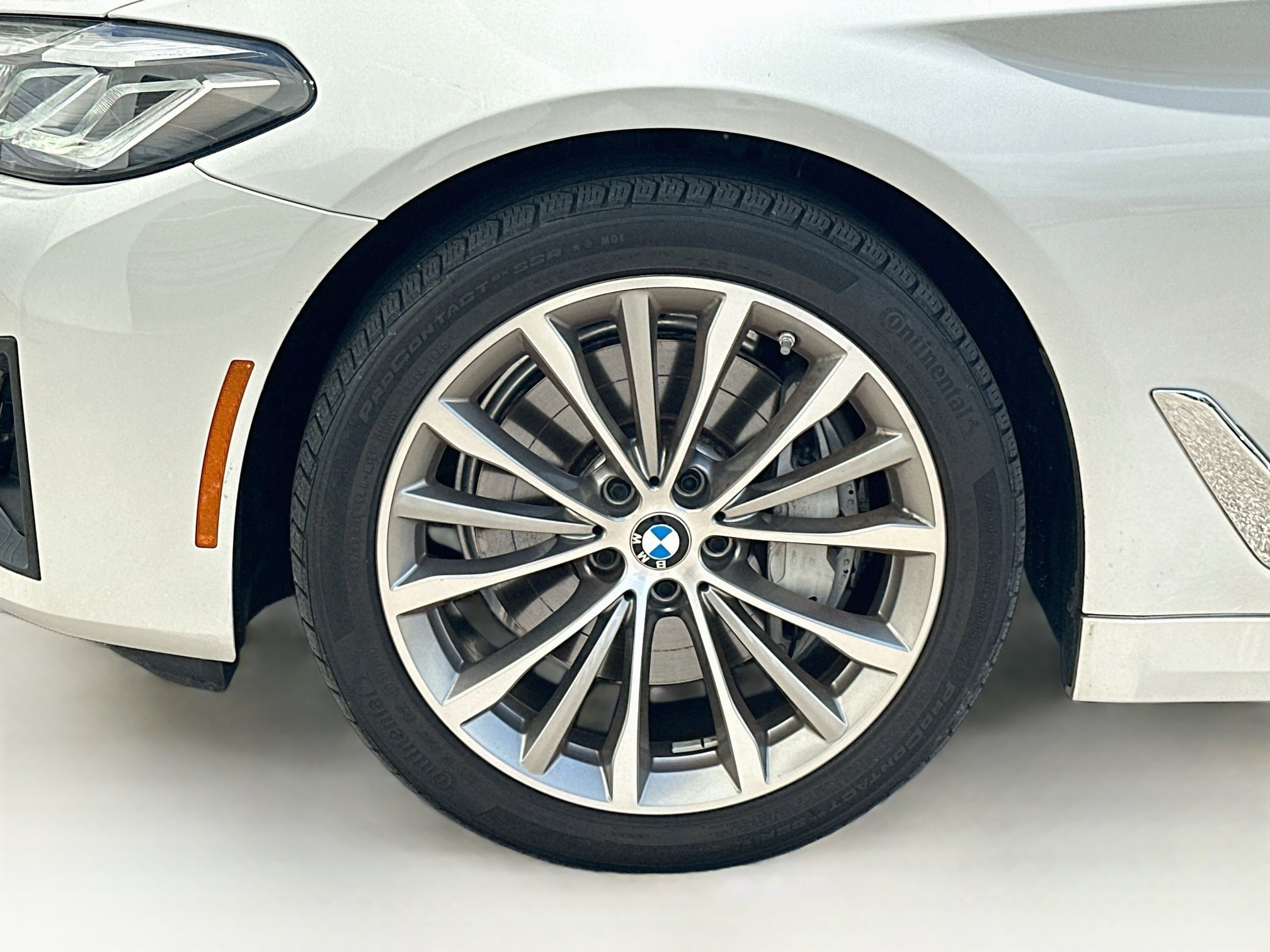 Used 2023 BMW 540i w/ Executive Package RWD image 37