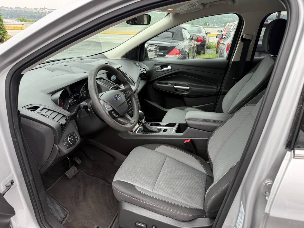 Used 2017 Ford Escape SE w/ Equipment Group 201A image 10