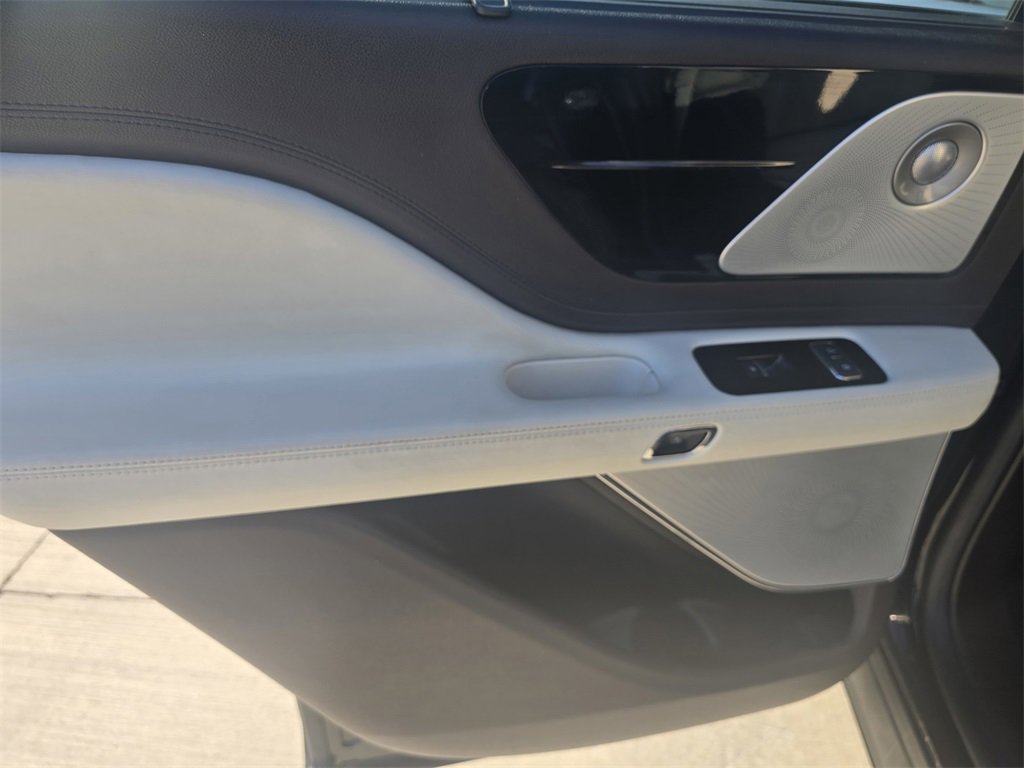 Used 2023 Lincoln Aviator Black Label image 14