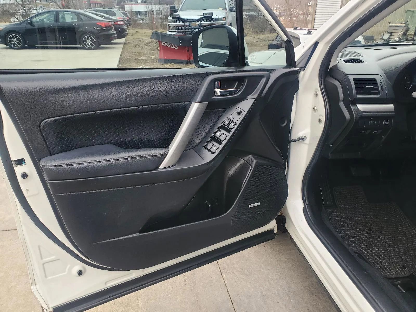 Used 2015 Subaru Forester 2.0XT Touring w/ Eyesight & Navigation System image 9