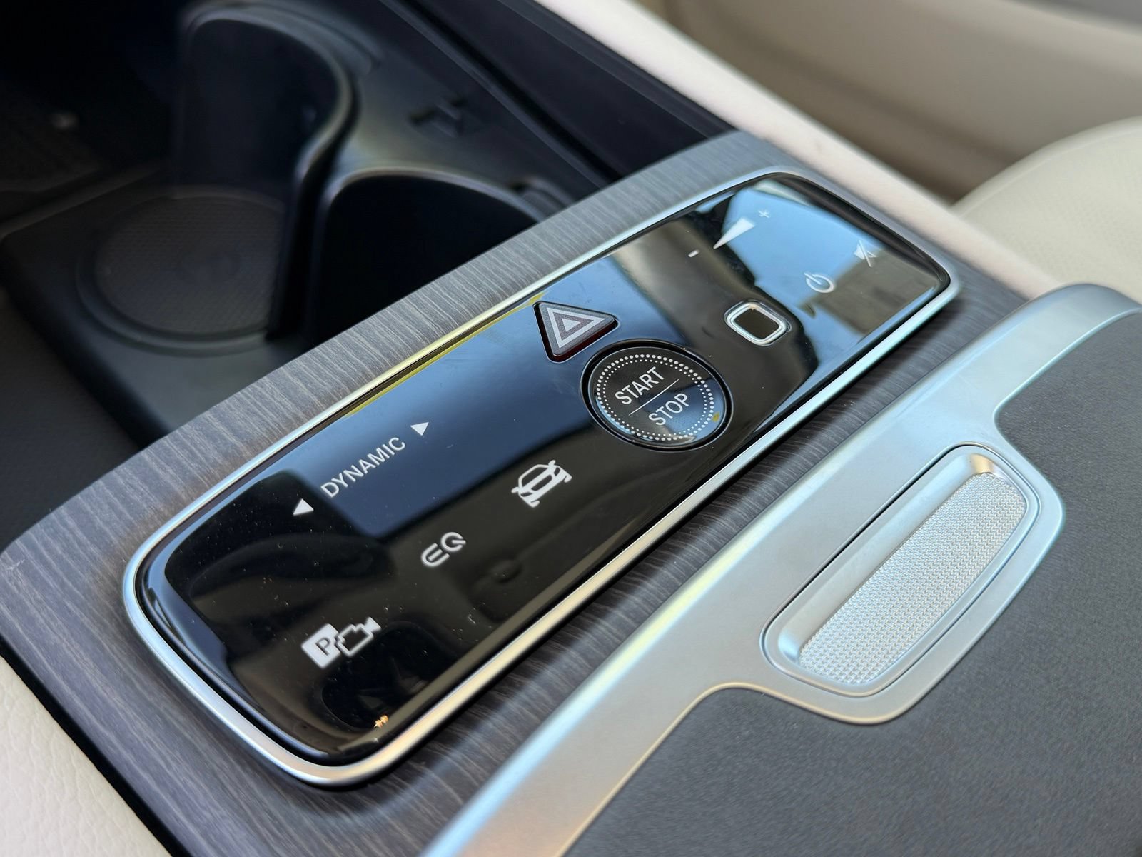 New 2026 Mercedes-Benz EQS 400 4MATIC SUV image 24