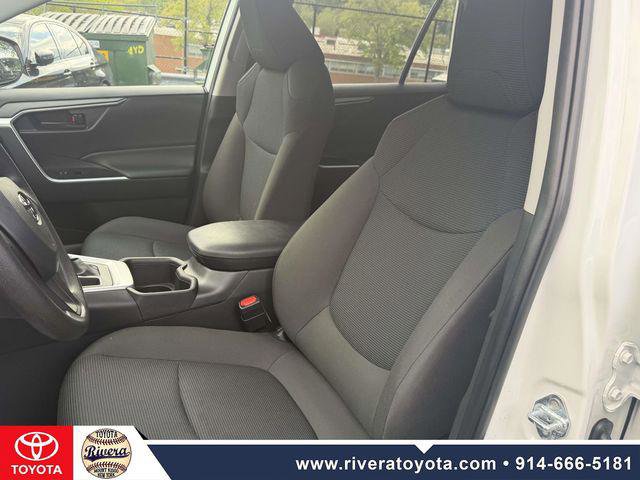 Certified 2025 Toyota RAV4 LE AWD/4WD image 14