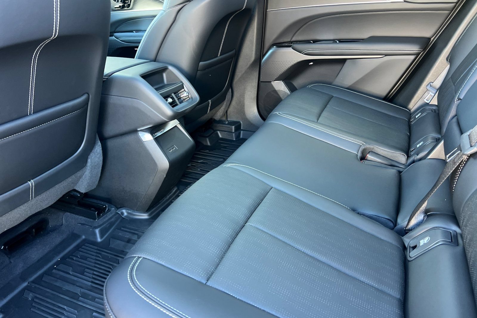 Used 2026 Cadillac Lyriq Luxury w/ LPO, Floor Liner Package RWD image 13