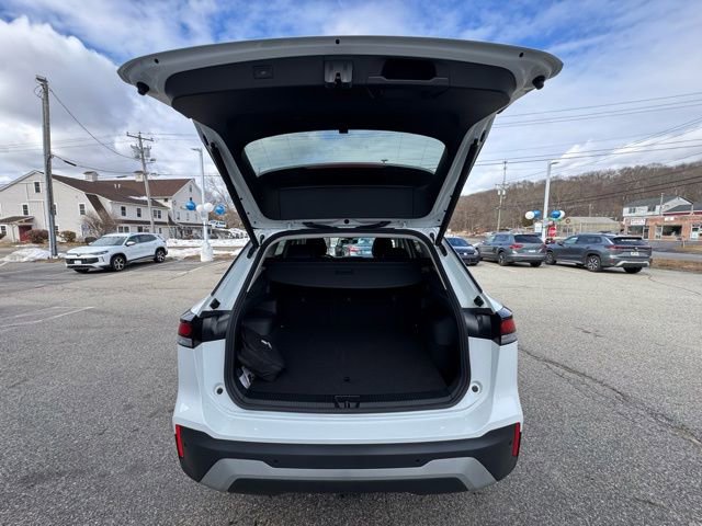 Used 2025 Volkswagen Tiguan SE image 19