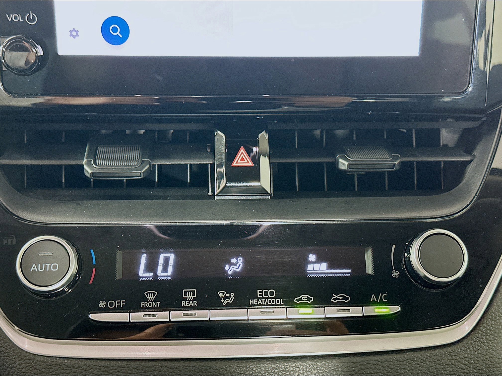 Used 2025 Toyota Corolla LE image 23