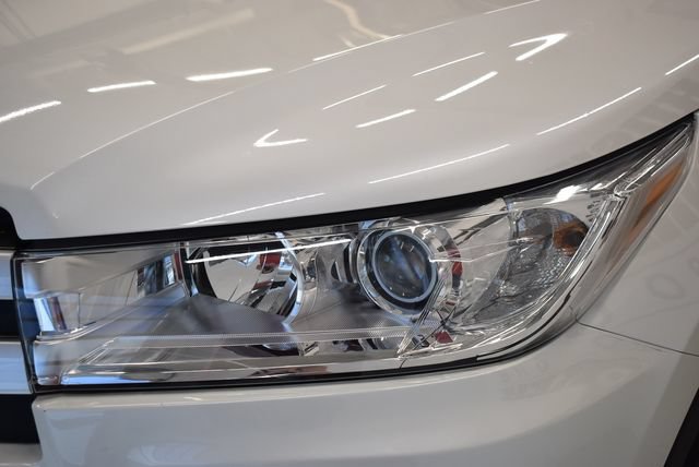 Used 2018 Toyota Highlander XLE AWD/4WD image 15