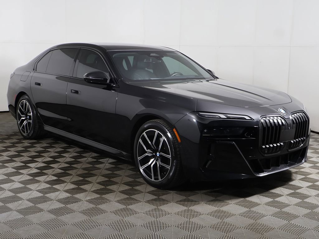 Used 2023 BMW 760i xDrive w/ Luxury Rear Seating Package AWD/4WD image 2