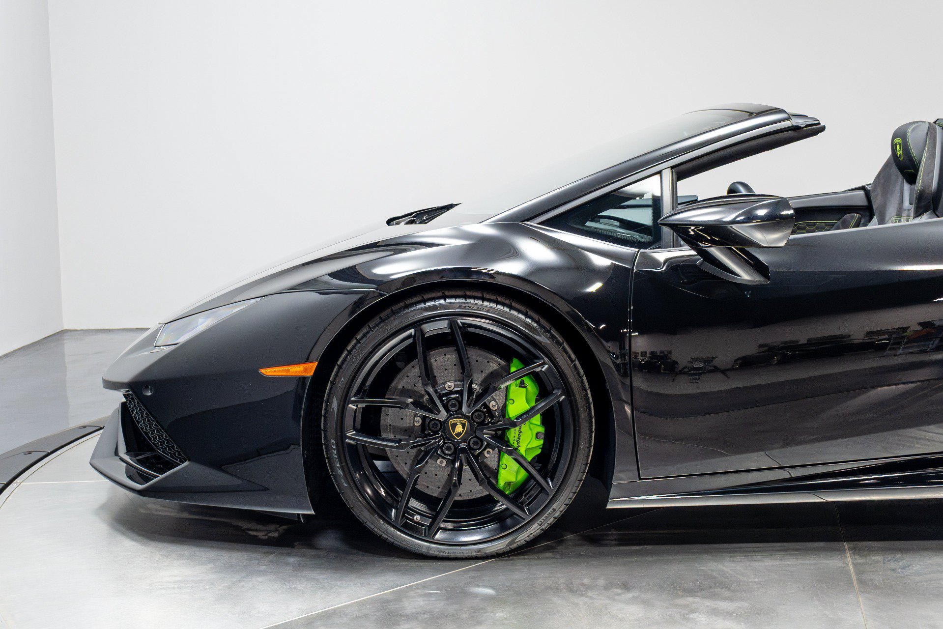Used 2017 Lamborghini Huracan LP 610-4 AWD/4WD image 36