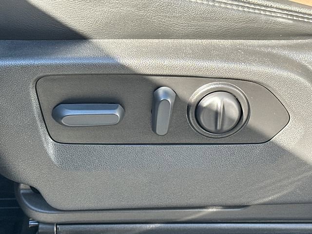 Used 2022 Chevrolet Silverado 2500 High Country w/ Z71 Off-Road Package image 37