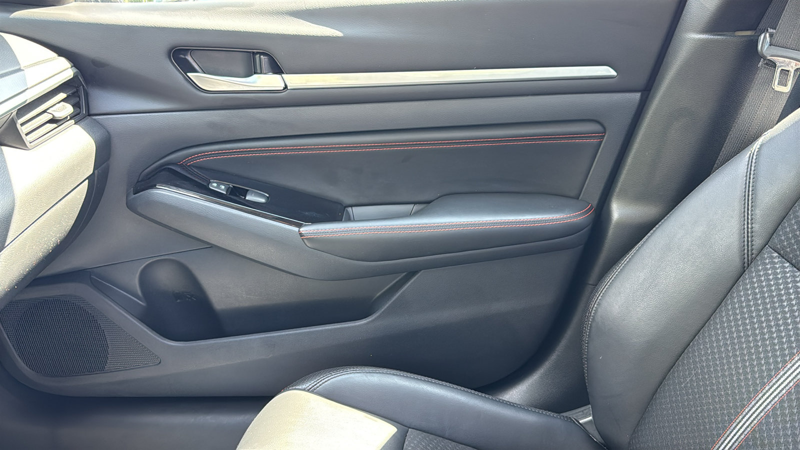Certified 2023 Nissan Altima 2.5 SR FWD image 18