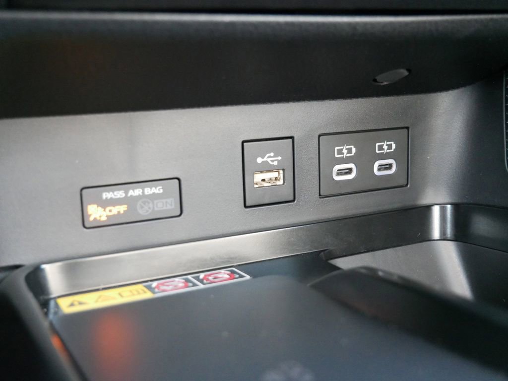 Used 2025 Toyota Camry SE FWD image 24