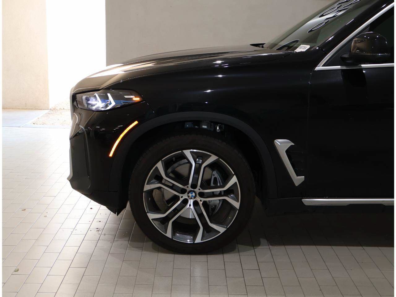 Certified 2025 BMW X5 sDrive40i w/ Parking Assistance Package RWD image 4