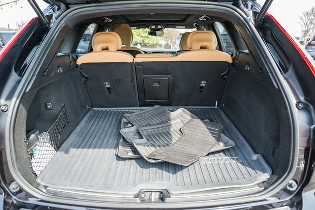 Used 2023 Volvo XC60 B5 Ultimate w/ Climate Package image 10