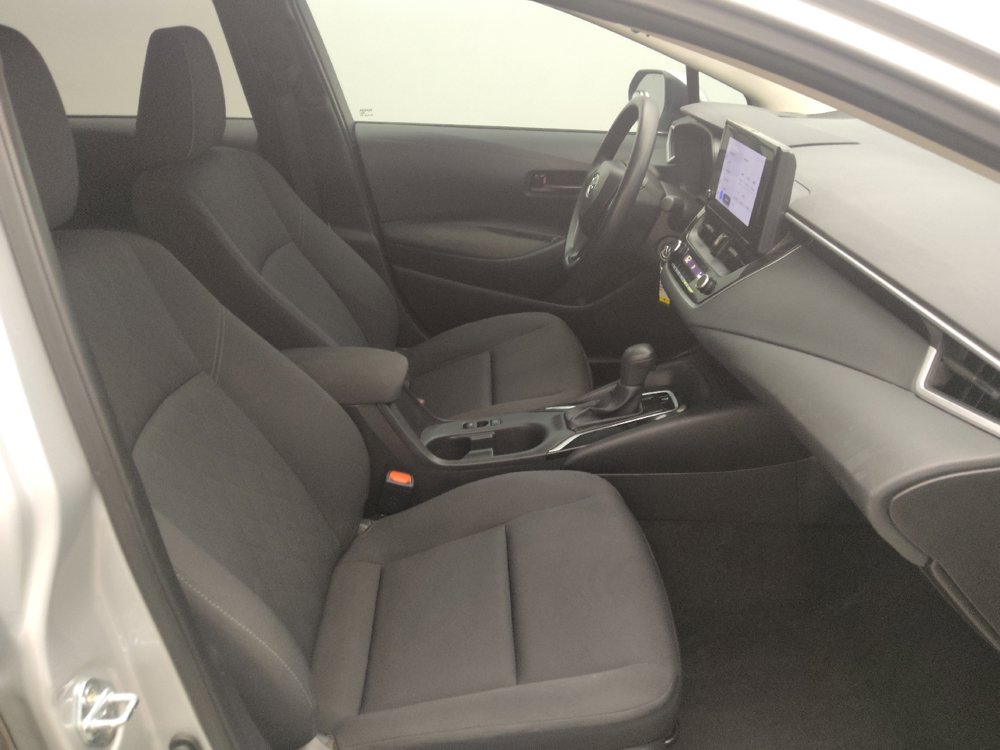 Used 2025 Toyota Corolla LE FWD image 21