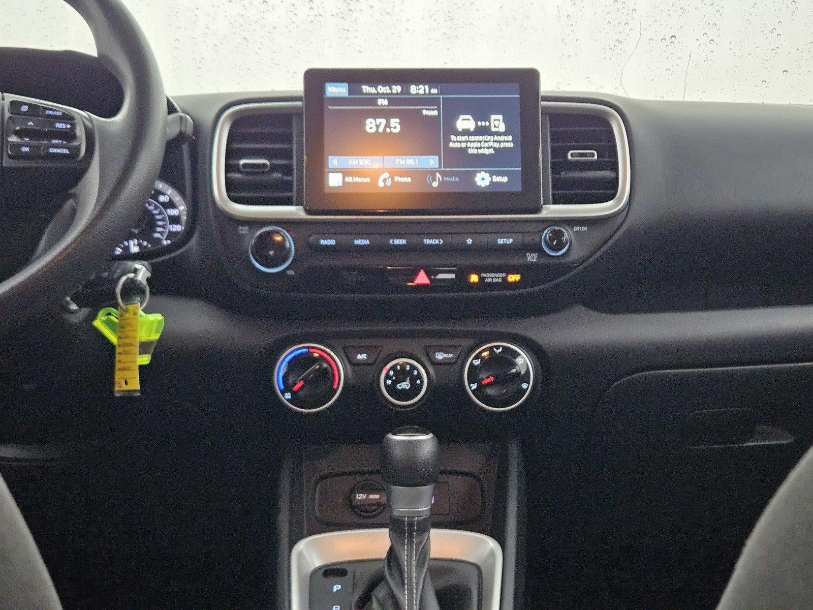 Used 2021 Hyundai Venue SE FWD image 11