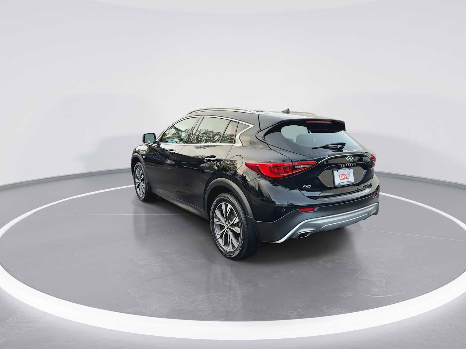 Used 2018 INFINITI QX30 AWD image 6