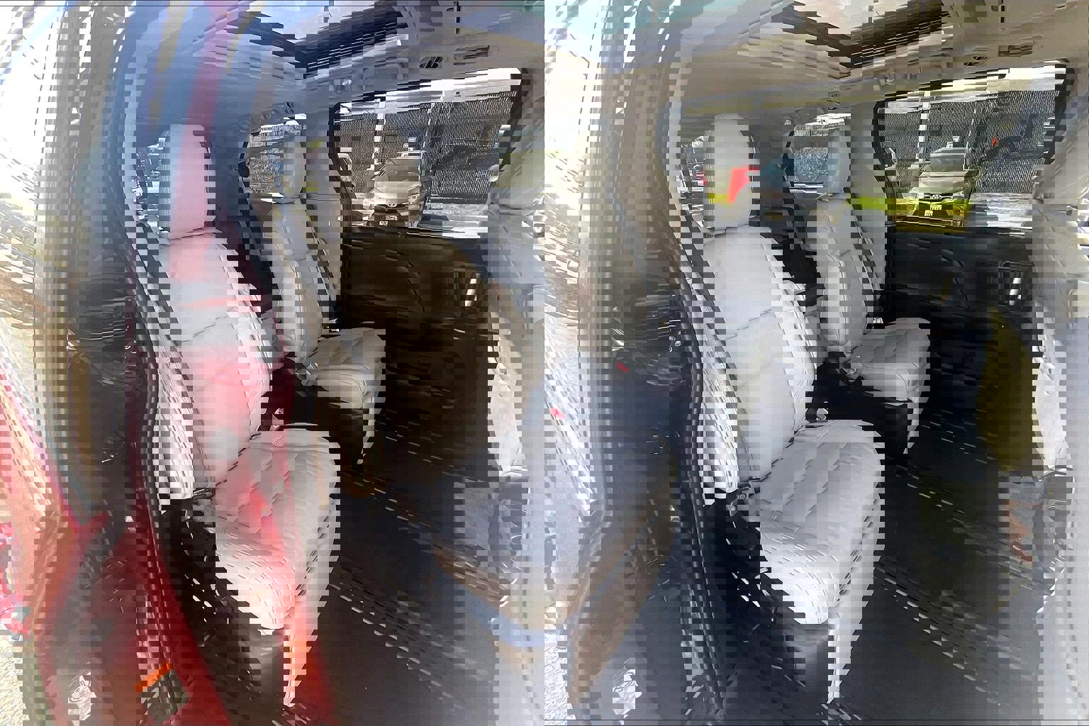 Used 2019 Toyota Sienna Limited Premium FWD image 32