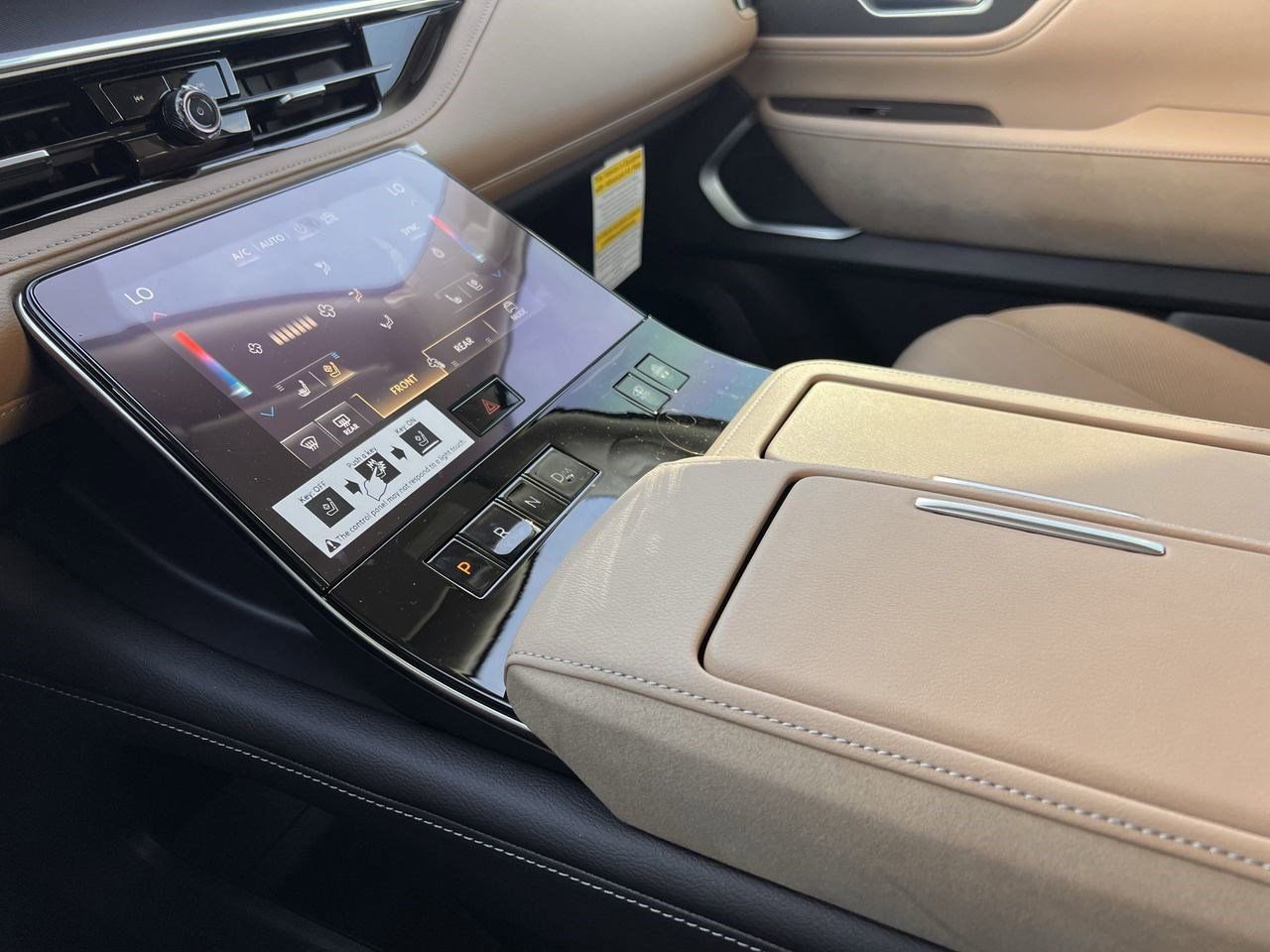 New 2026 INFINITI QX80 Luxe image 16