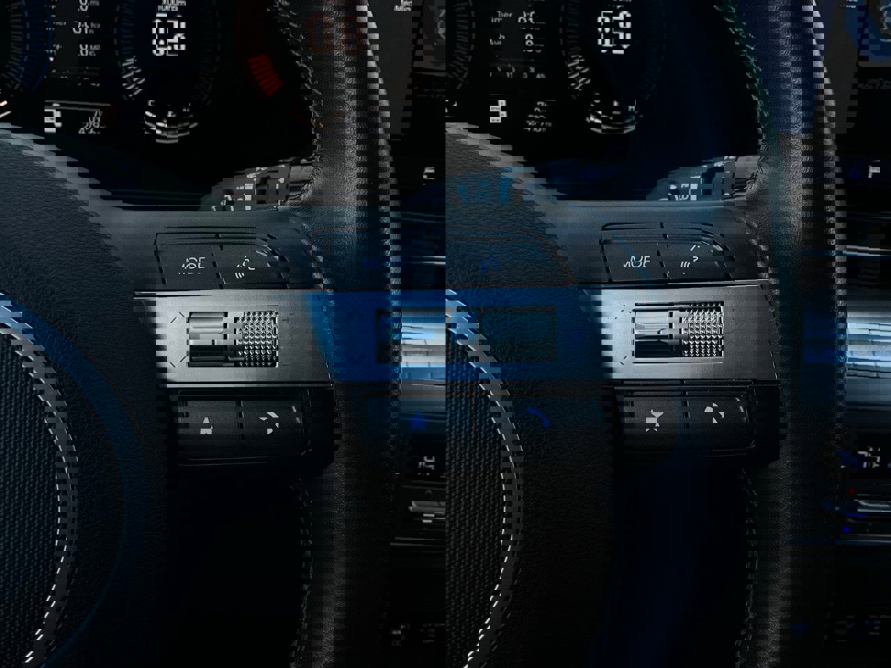 Used 2025 Hyundai Kona SEL image 36