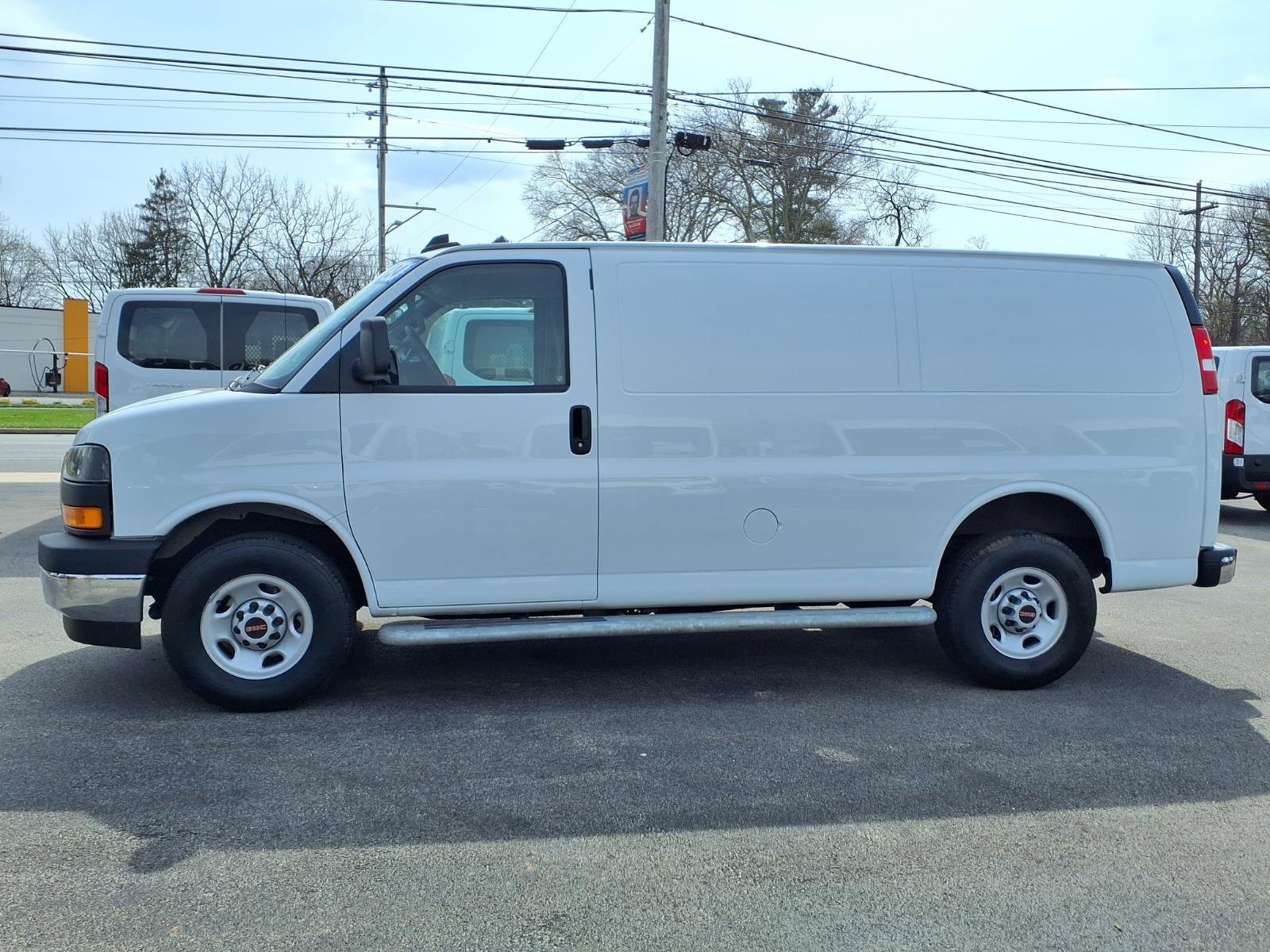 Used 2024 GMC Savana 2500 w/ Driver Convenience Package image 6