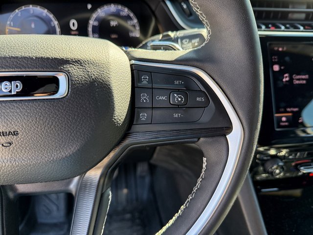 Used 2025 Jeep Grand Cherokee L Laredo image 11