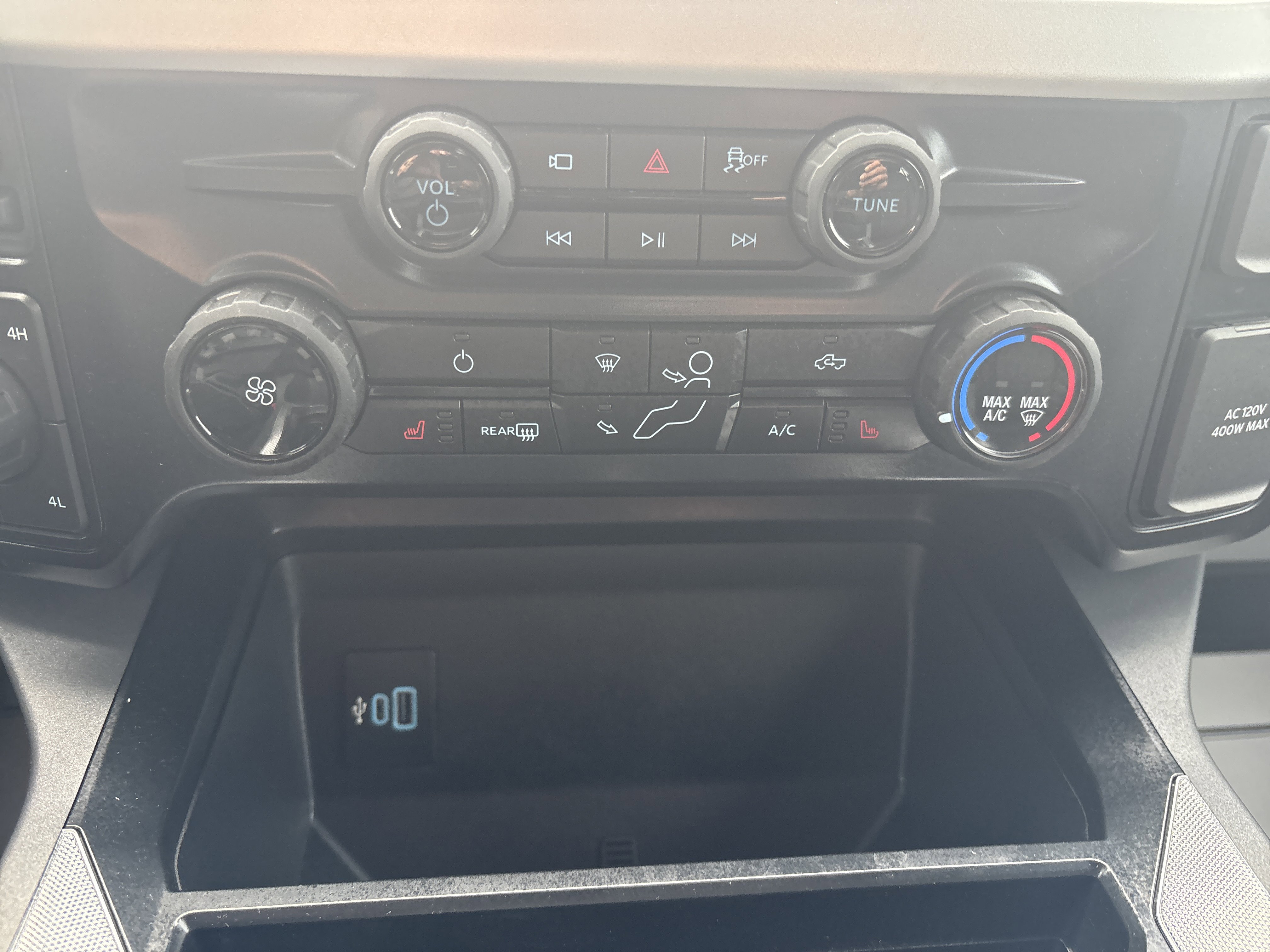 Used 2025 Ford F250 XLT w/ Black Appearance Package image 25