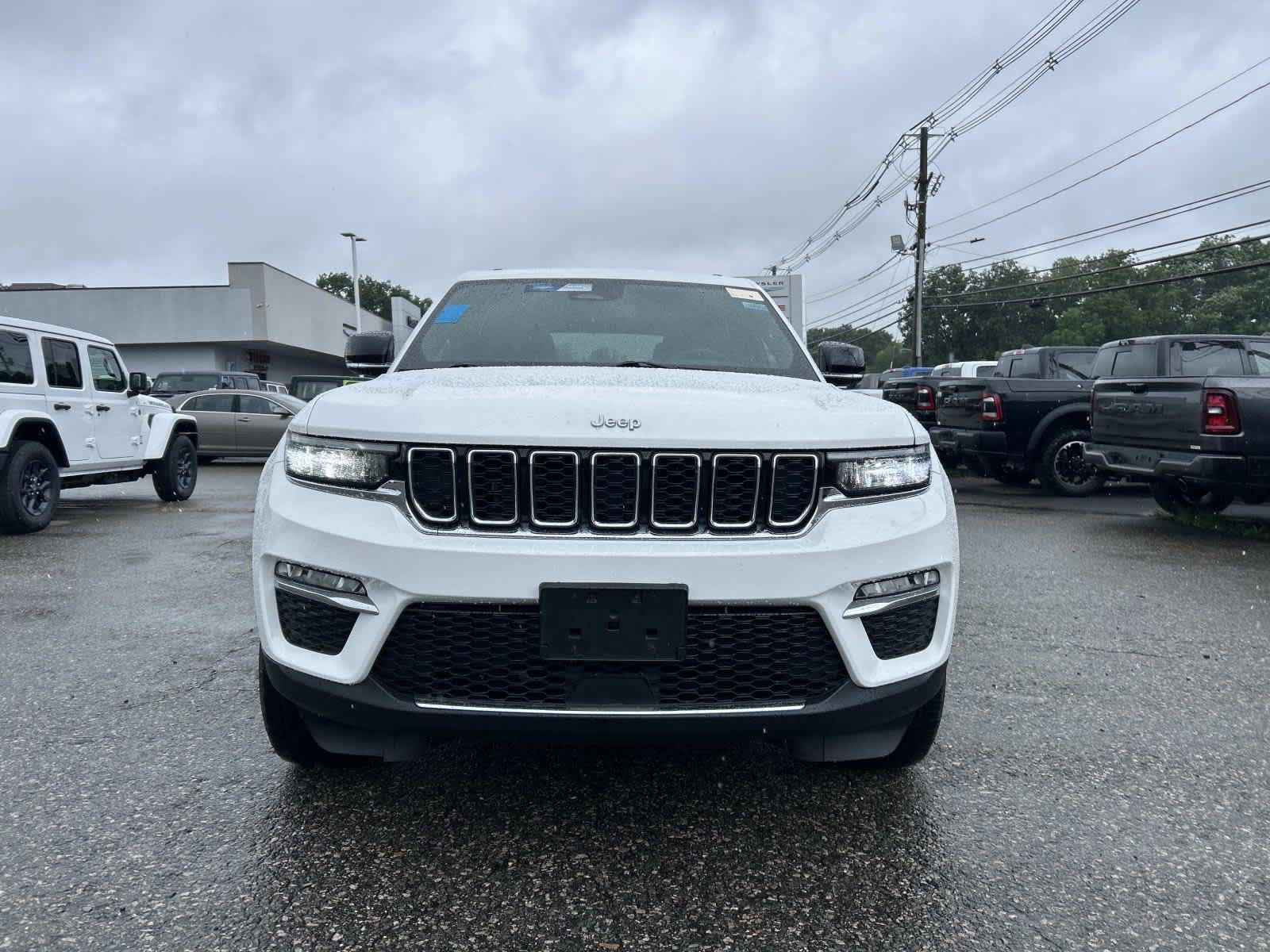 Certified 2024 Jeep Grand Cherokee Limited AWD/4WD image 8