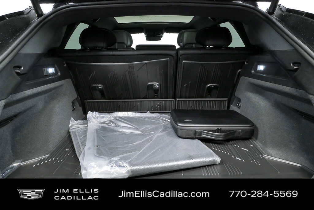 Used 2025 Cadillac Lyriq Luxury w/ LPO, Floor Liner Package AWD/4WD image 26