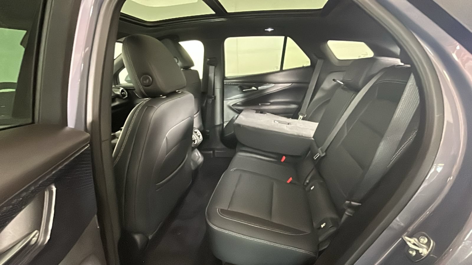 Used 2024 Chevrolet Blazer EV LT AWD/4WD image 29