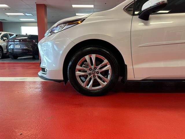 Certified 2024 Toyota Sienna Limited AWD/4WD image 27