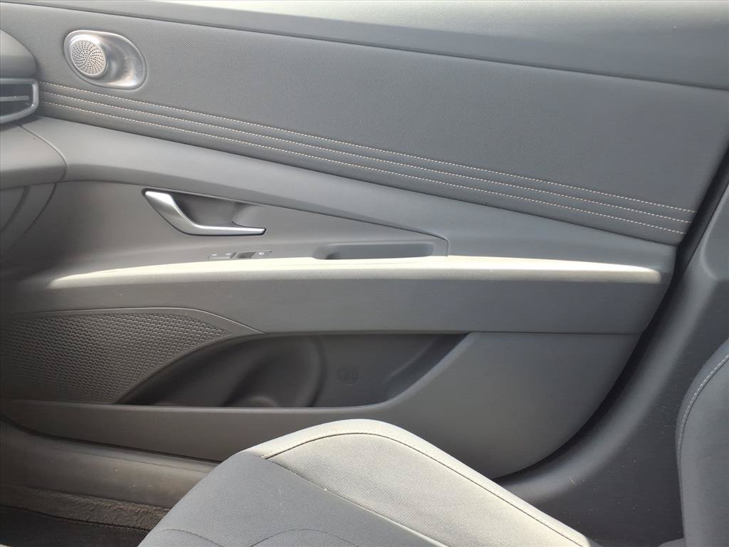 Used 2025 Hyundai Elantra Sport FWD image 26