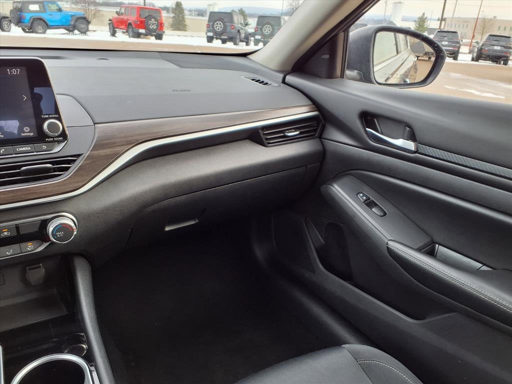 Used 2024 Nissan Altima 2.5 SV image 28