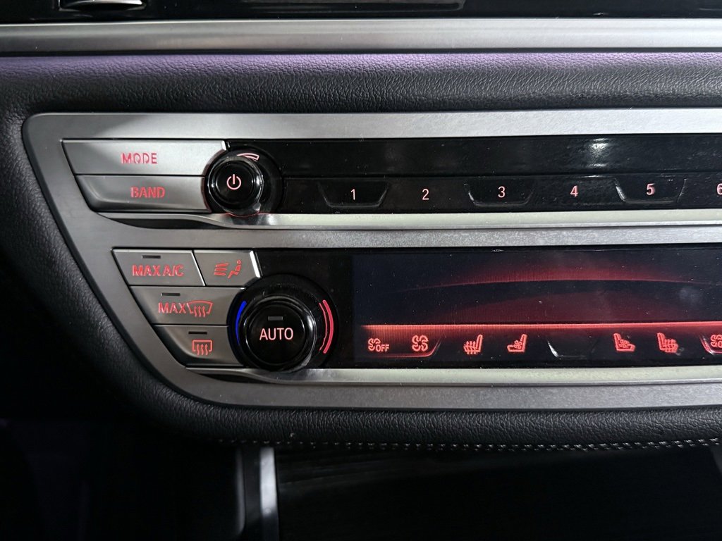 Used 2022 BMW 750i xDrive w/ Luxury Rear Seating Package image 37