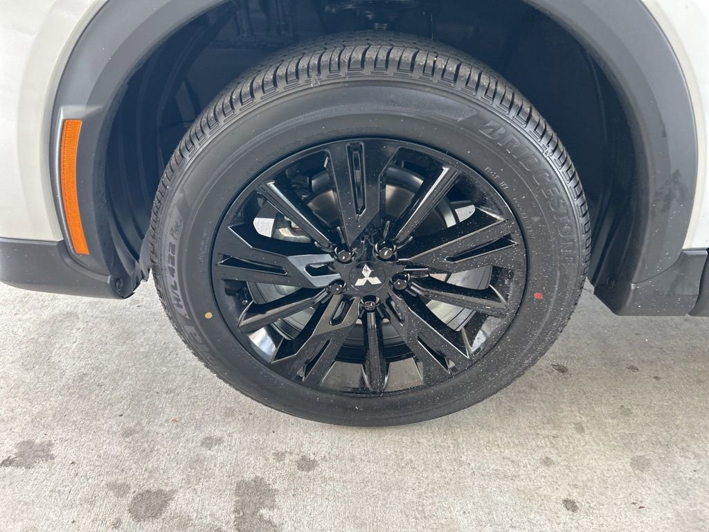 New 2025 Mitsubishi Eclipse Cross Black Edition image 12