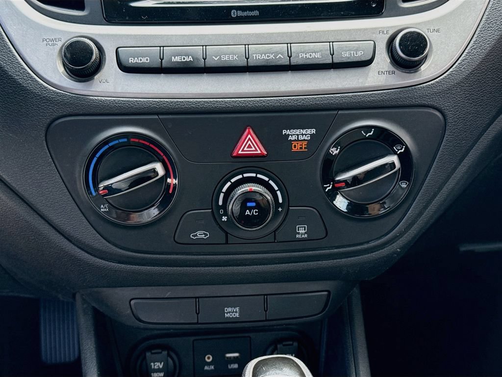 Used 2021 Hyundai Accent SE FWD image 16
