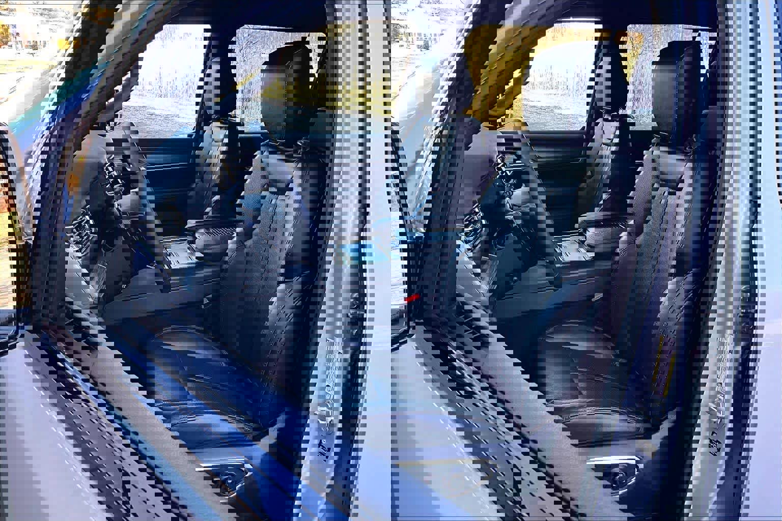 Used 2024 Jeep Wagoneer L Series III w/ Flexible Seating Group image 9